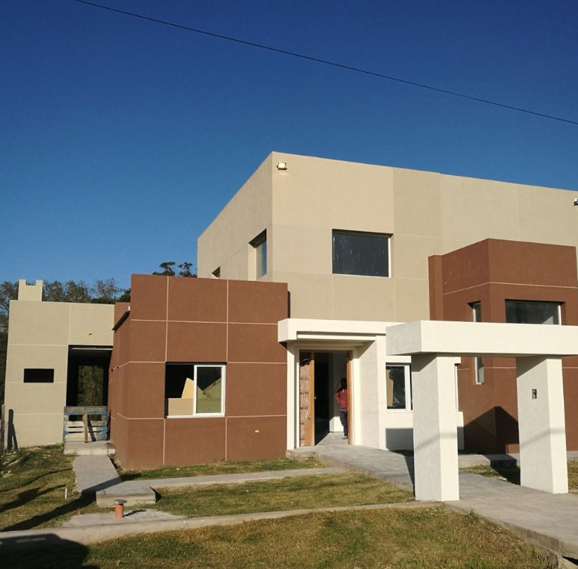 Obra en proceso en Mar del Plata – estructura de vivienda en construcción por VAN Construcciones